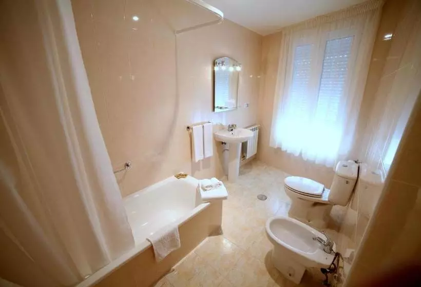 هتل Río Ulla Monterroso