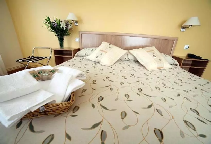 هتل Río Ulla Monterroso