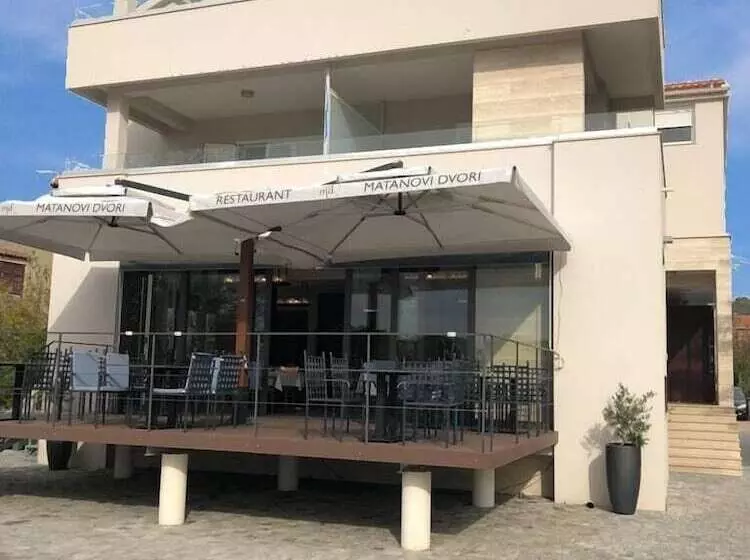 Отель Rooms & Restaurant Matanovi Dvori