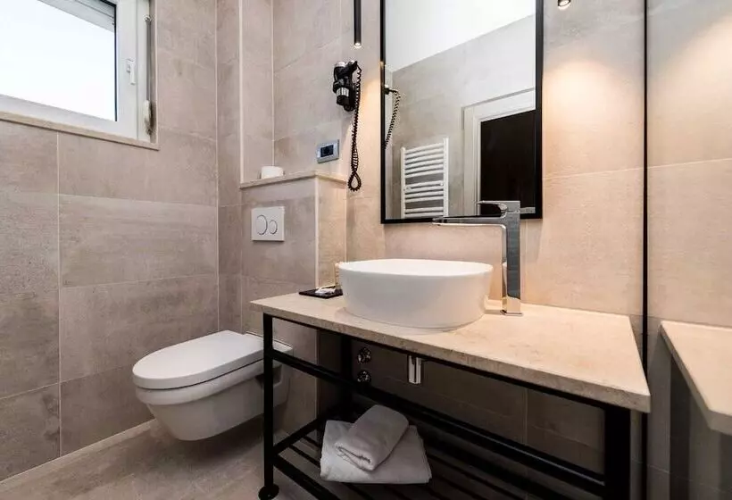 Отель Rooms & Restaurant Matanovi Dvori