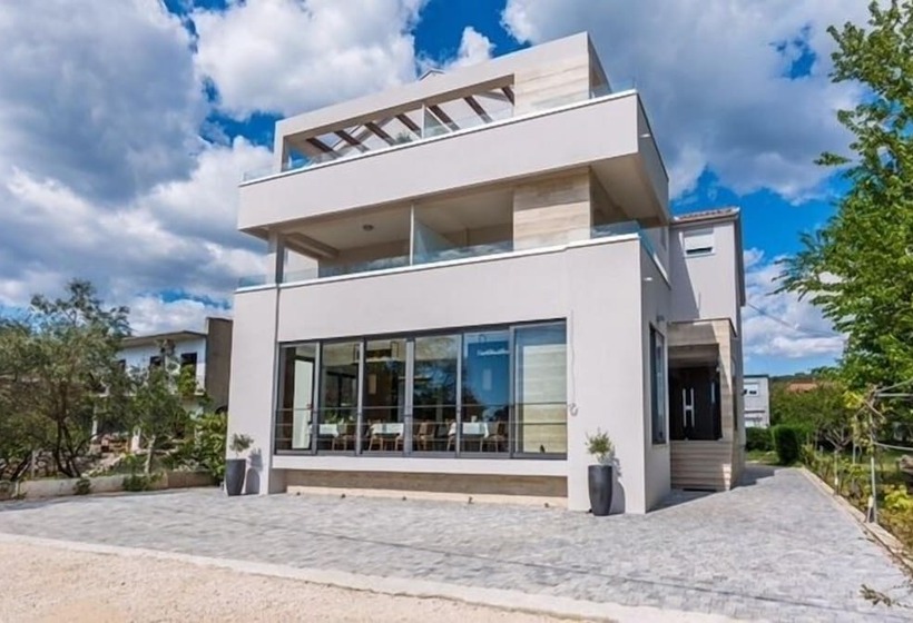 فندق Rooms & Restaurant Matanovi Dvori