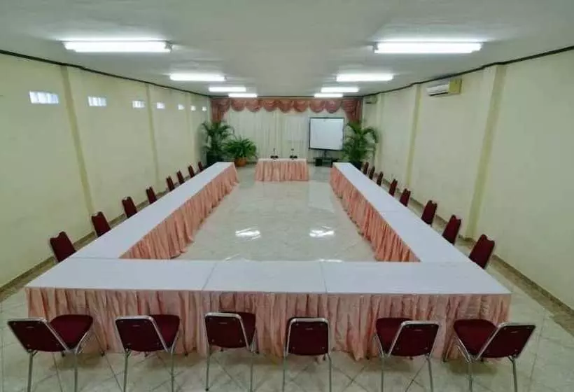 בית מלון כפרי Taman Rosani