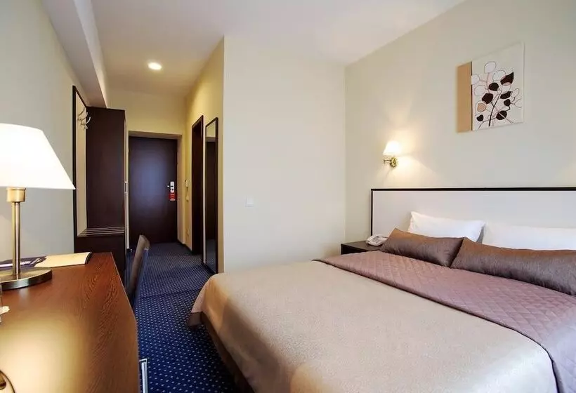 בית מלון כפרי Teatralny