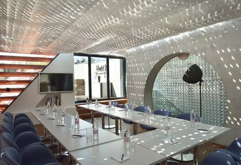 Vander Urbani Resort A Member Of Design Hotels