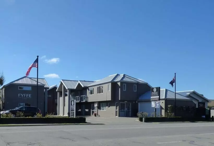 مُتل Fyffe On Riccarton