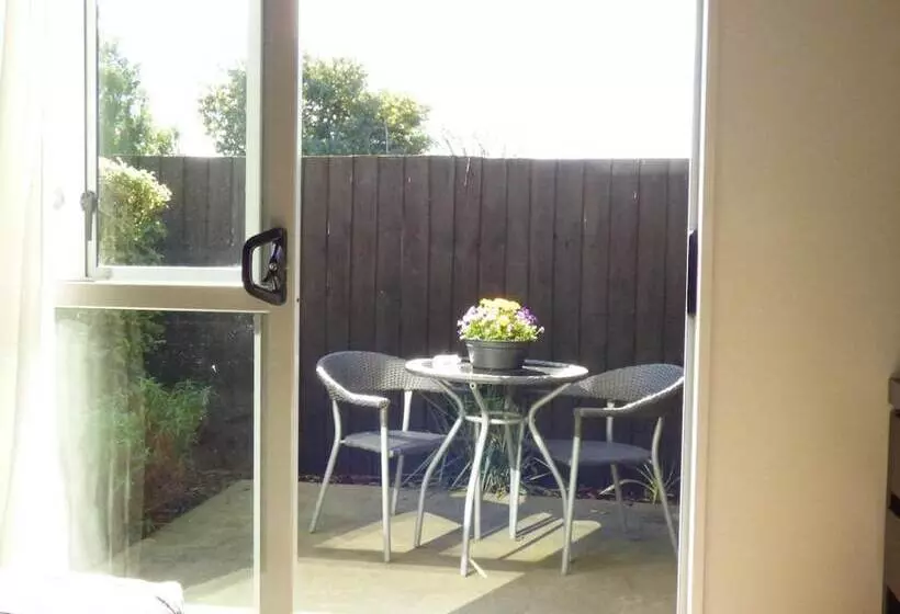 مُتل Fyffe On Riccarton