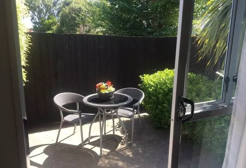 مُتل Fyffe On Riccarton