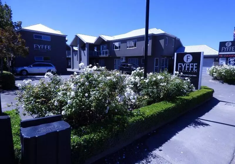 مُتل Fyffe On Riccarton