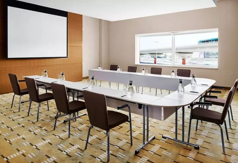 Novotel Dubai Al Barsha