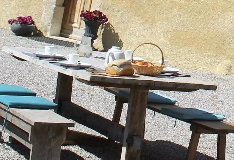 Aamiaismajoitus (B&B) Domaine De La Couderquié