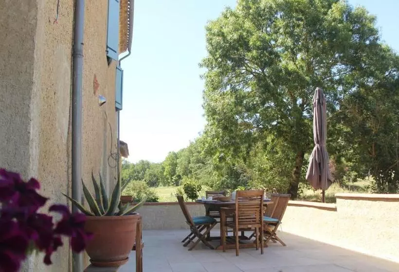 Aamiaismajoitus (B&B) Domaine De La Couderquié