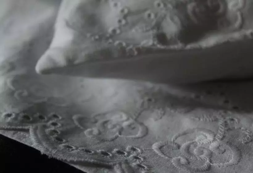 Aamiaismajoitus (B&B) Domaine De La Couderquié