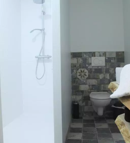 Aamiaismajoitus (B&B) Domaine De La Couderquié