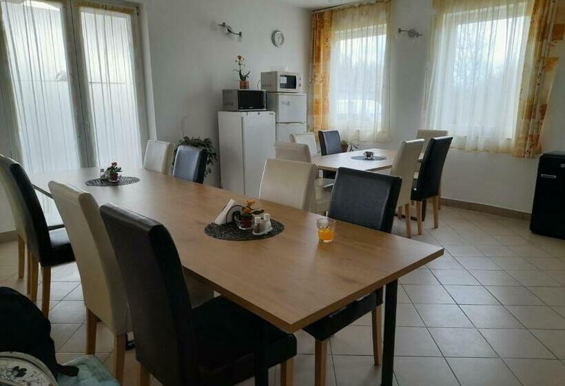 Пансион Anna Vendégház Szeleste