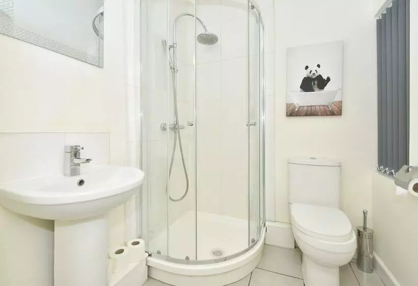 Majatalo Townhouse @ Hall O Shaw Street Crewe