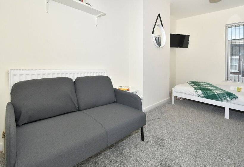 Пансион Townhouse @ Hall O Shaw Street Crewe