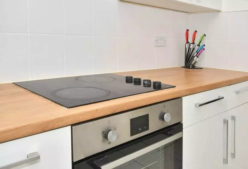 Majatalo Townhouse @ Hall O Shaw Street Crewe