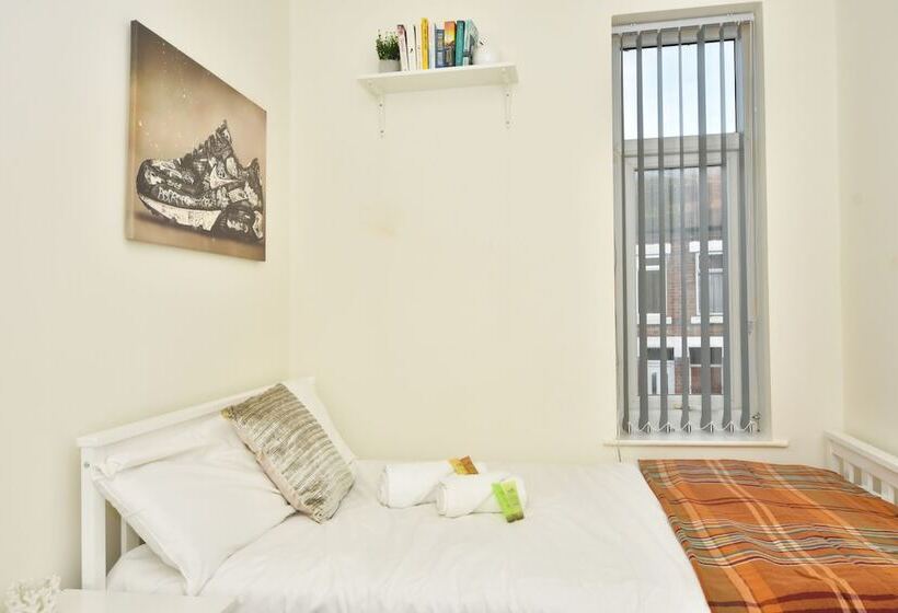 Пансион Townhouse @ Hall O Shaw Street Crewe