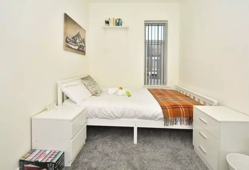 Majatalo Townhouse @ Hall O Shaw Street Crewe