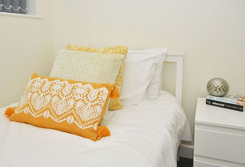 Пансион Townhouse @ Hall O Shaw Street Crewe