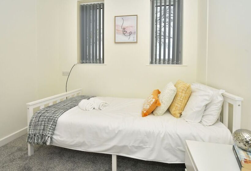 Пансион Townhouse @ Hall O Shaw Street Crewe