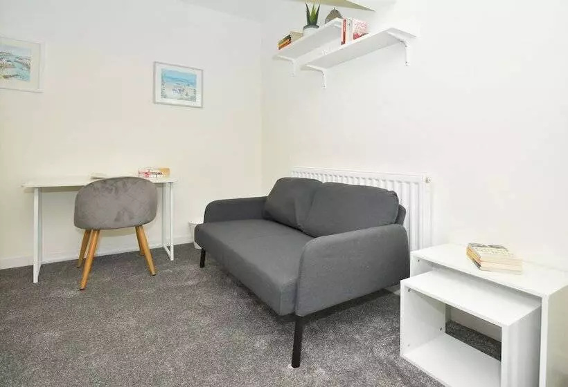 Majatalo Townhouse @ Hall O Shaw Street Crewe