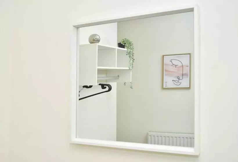 Majatalo Townhouse @ Hall O Shaw Street Crewe