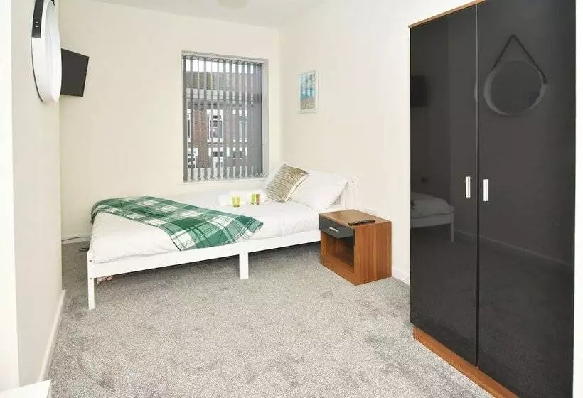 Majatalo Townhouse @ Hall O Shaw Street Crewe
