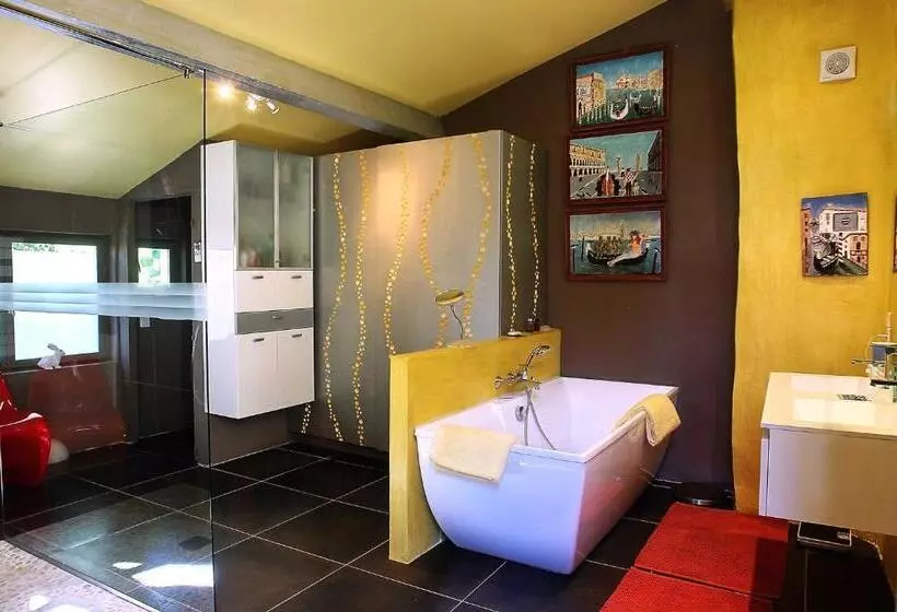 تختخواب و صبحانه Hôtel Particulier Maison Artishow