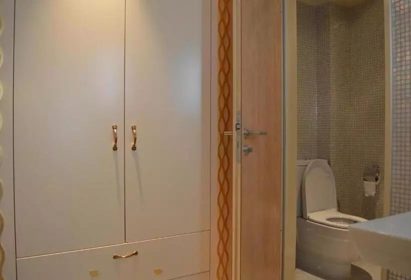 Carmen International Hotel Venus Fost Becali