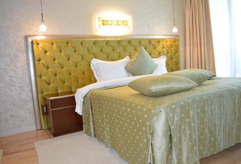 Carmen International Hotel Venus Fost Becali