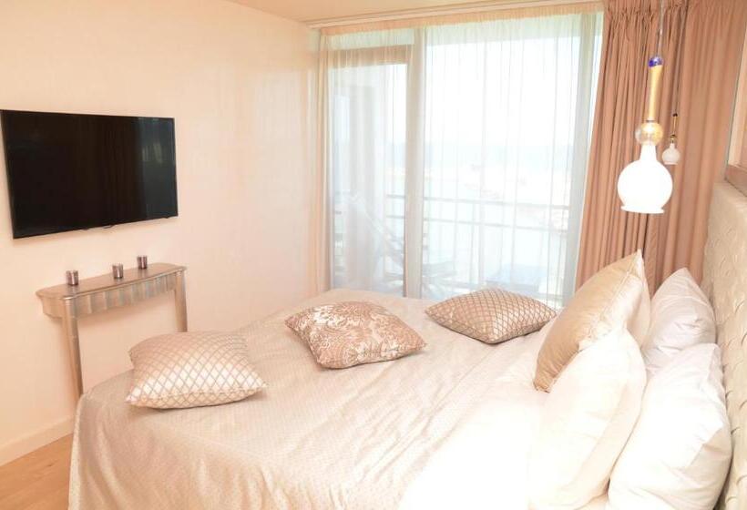 Carmen International Hotel Venus Fost Becali