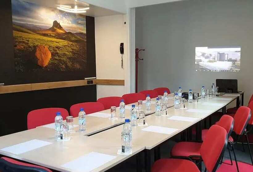 בית מלון כפרי Actuel  Chambery Centre Gare