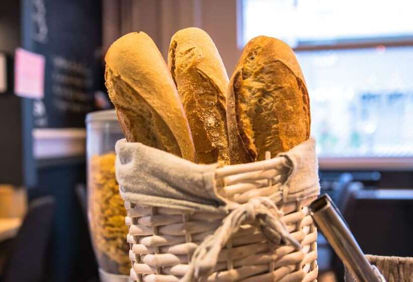 בית מלון כפרי Actuel  Chambery Centre Gare