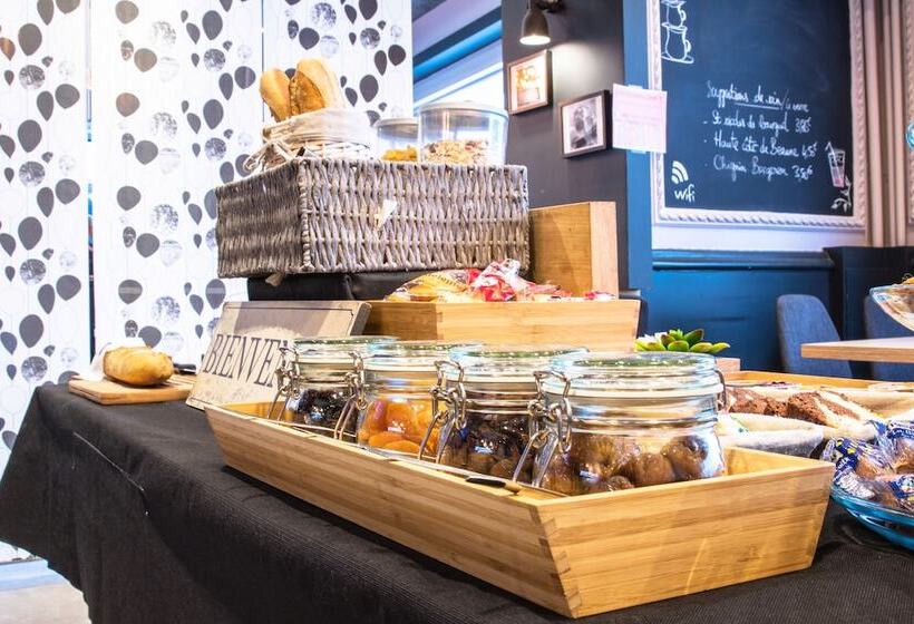 בית מלון כפרי Actuel  Chambery Centre Gare