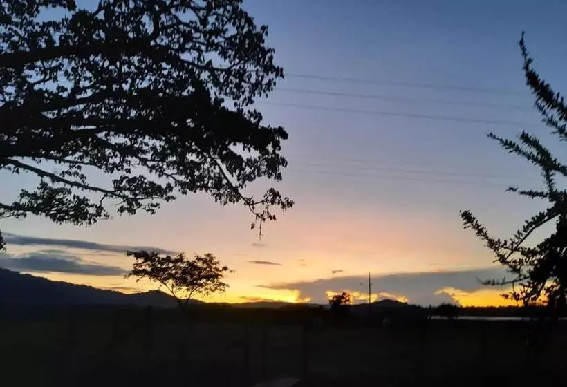 ホテル Campestre Rancho California