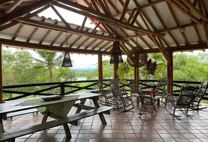 ホテル Campestre Rancho California