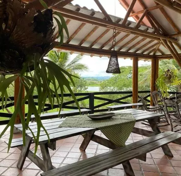 ホテル Campestre Rancho California