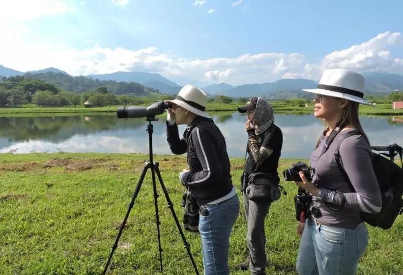 ホテル Campestre Rancho California