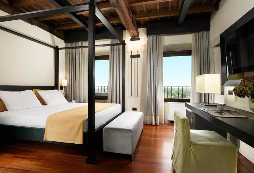 ホテル Castello Visconteo