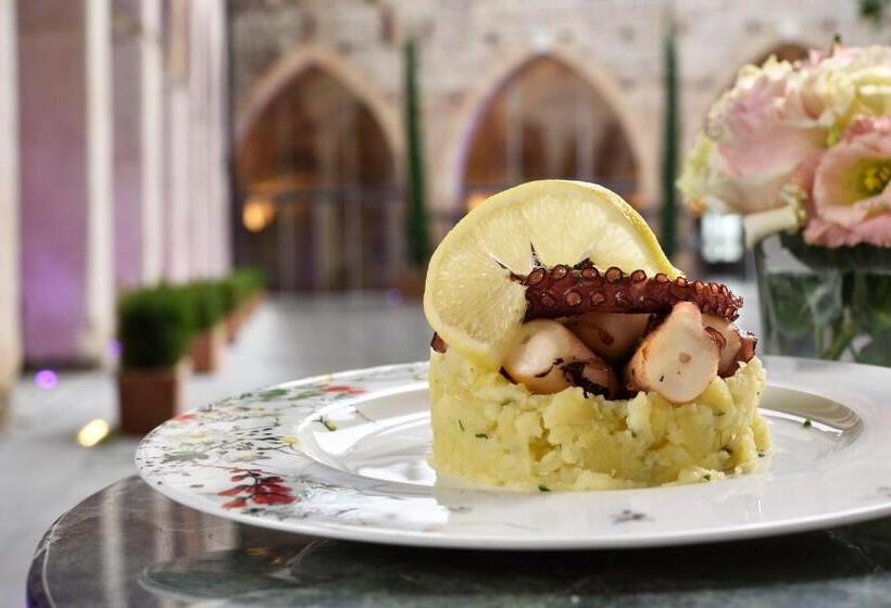 酒店 Castello Visconteo