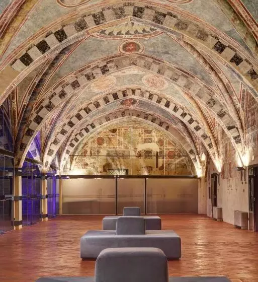 ホテル Castello Visconteo