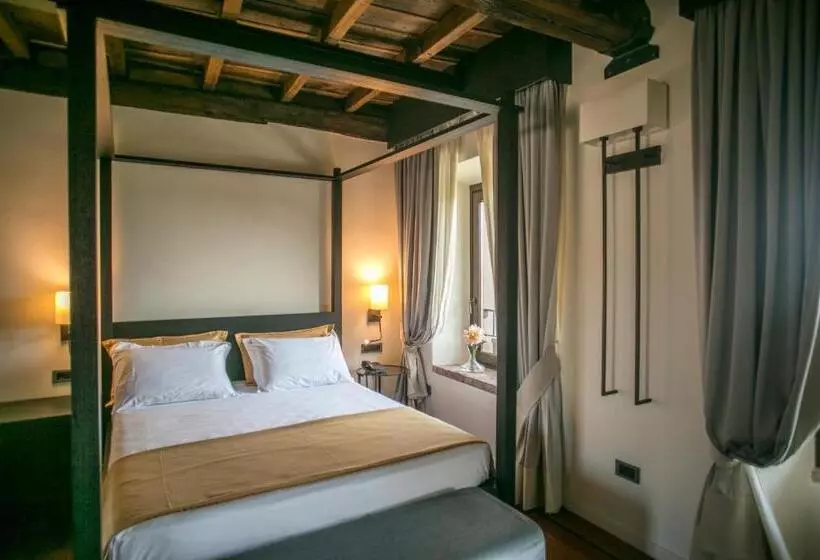 ホテル Castello Visconteo