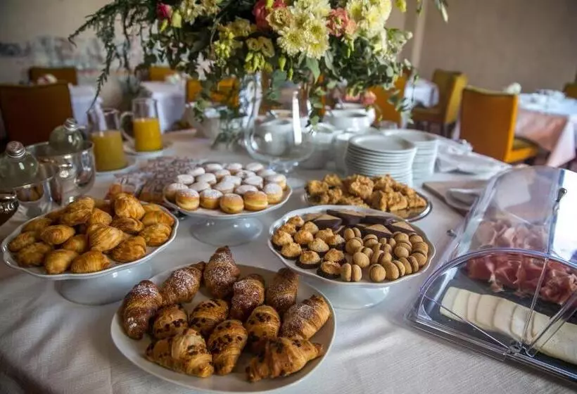 ホテル Castello Visconteo