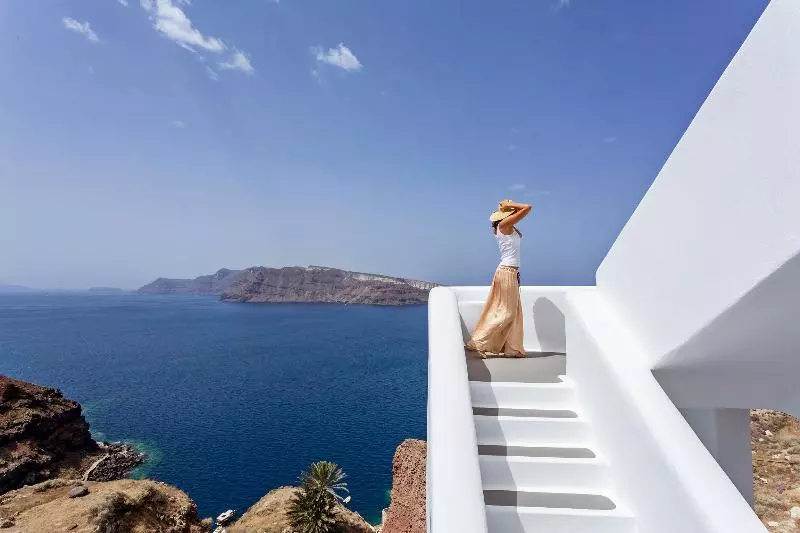 هتل Charisma Suites
