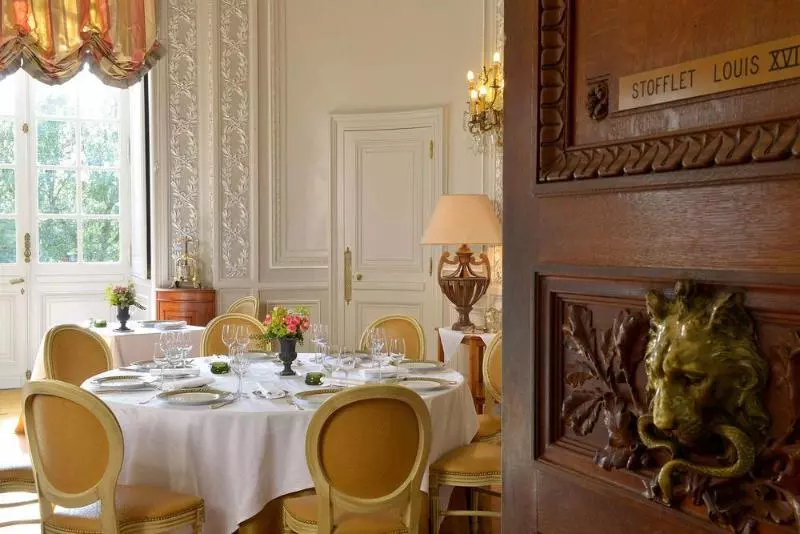 Отель Chateau Colbert