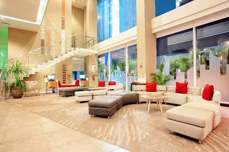 ホテル Ibis Surabaya City Center