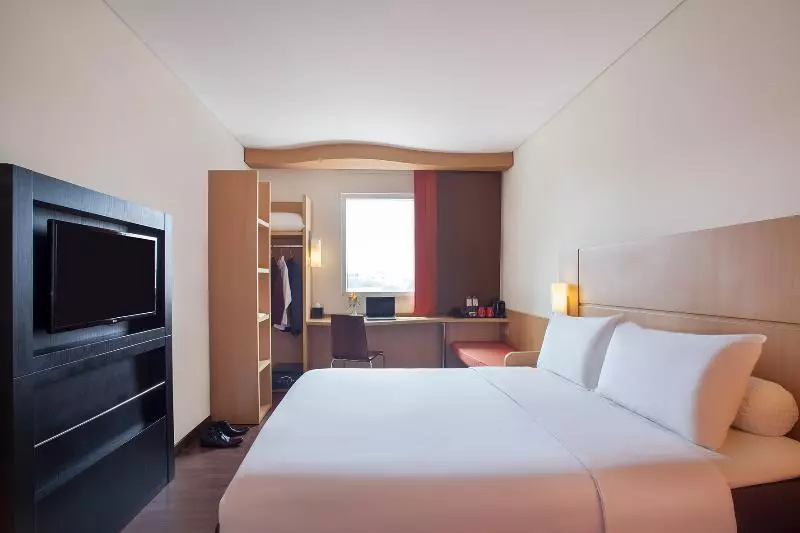 ホテル Ibis Surabaya City Center