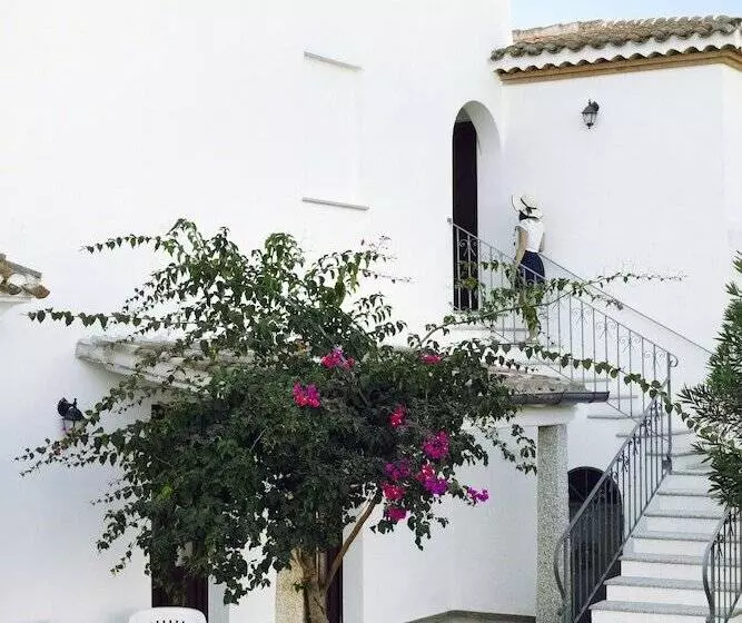 فندق Marina Torre Navarrese Resort