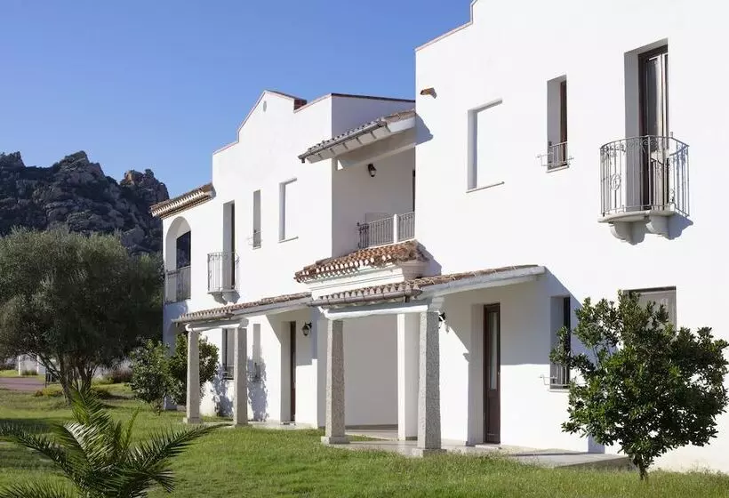 فندق Marina Torre Navarrese Resort